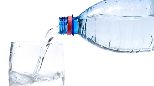 چرا نباید شب ها ایستاده آب نوشید