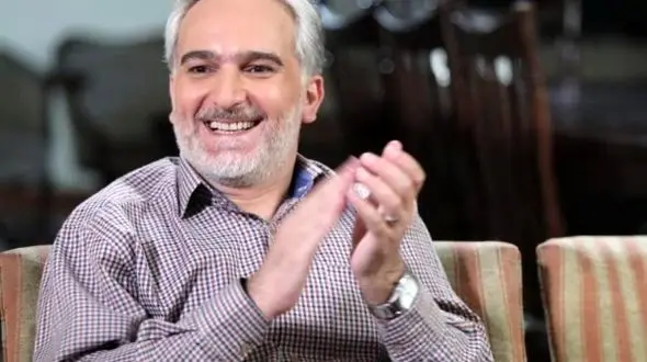 فیلم/ بیژن بنفشه خواه در برنامه  امیرحسین قیاسی: موسیقی مبتذل گوش میکنم!