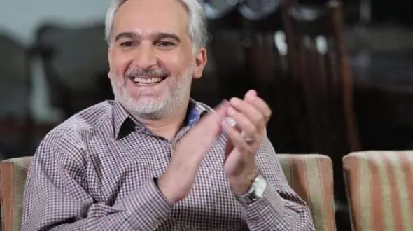 فیلم/ بیژن بنفشه خواه در برنامه  امیرحسین قیاسی: موسیقی مبتذل گوش میکنم!