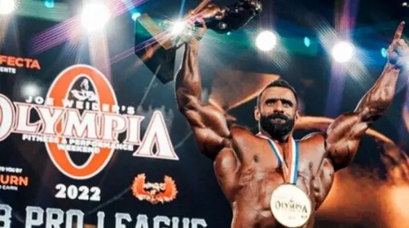 هادی چوپان: قهرمان جهان شدم صبحش رفتم سر ساختمون گچکاری؛ صاحبکارمون بنر یک در یک زده بود آقا قهرمان جهان شدی مبارکه!/ از شیراز تا تهران رو با اتوبوس می اومدم