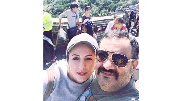 سلفی خانم بازیگر با همسرش بر روی دیوار چین! +عکس