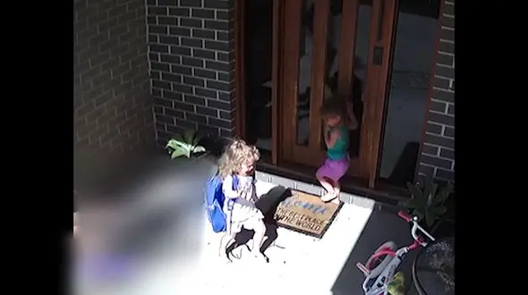 نجات معجزه آسای یک کودک از حمله مار سمی + فیلم / استرالیا