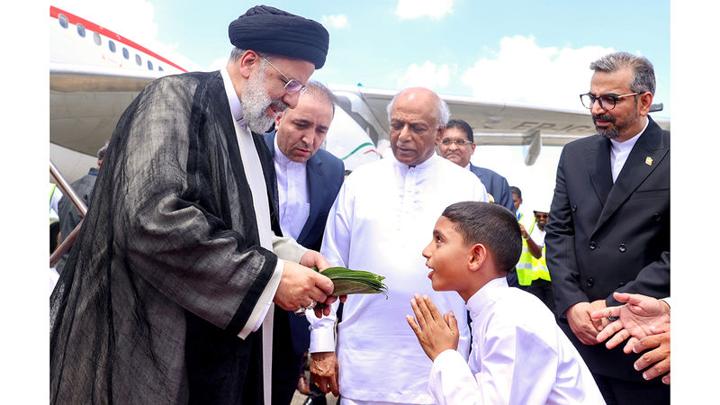 آیت الله رئیسی با استقبال نخست وزیر سریلانکا وارد این کشور شد
