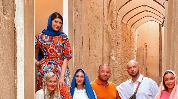 عکس زیبایی حجاب زنان جذاب روس در ایران ! / این خانم شیک کیست ؟ 