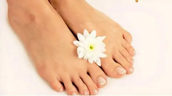 10 راهکار طلایی برای از بین بردن پوسته های کف پا