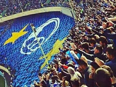 خلاقیت خنده دار یک هوادار متعصب استقلال برای چیدمان خانه به رنگ آبی حماسه آفرید/ داداش مواظب باش تو این همه آبی غرق نشی/ اقیانوسی شده واسه خودش