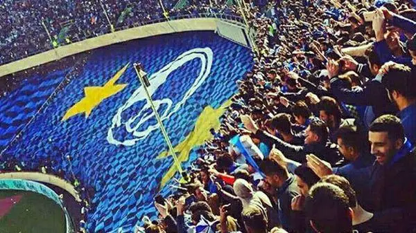 خلاقیت خنده دار یک هوادار متعصب استقلال برای چیدمان خانه به رنگ آبی حماسه آفرید/ داداش مواظب باش تو این همه آبی غرق نشی/ اقیانوسی شده واسه خودش