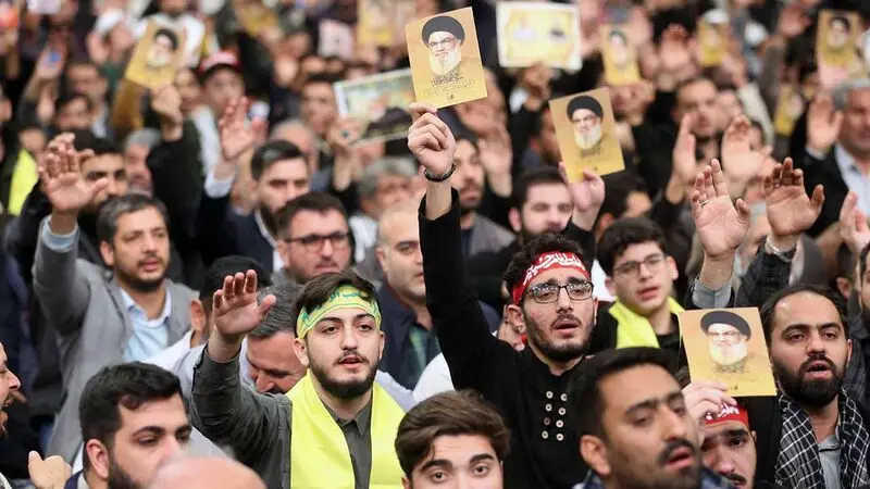 دیدار جمعی از خانواده‌های شهدای مدافع حرم و مقاومت در پنجمین سالگرد شهید سلیمانی