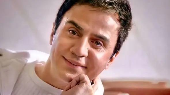 عکس/ ژست و تیپ جالب عمو پورنگ در فرانسه