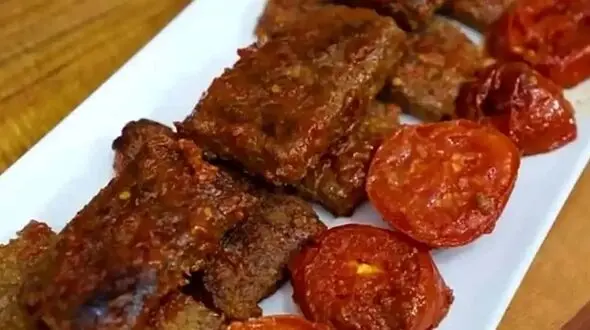 راز خوشمزه‌ ترین کباب تابه‌ ای با طرز تهیه سس اختصاصی + فیلم