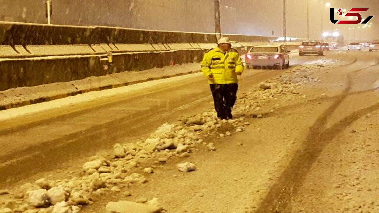 بازگشایی جاده چالوس و آزادراه تهران - شمال / ممنوعیت تردد خودروهای بدون زنجیرچرخ در جاده های برفگیر