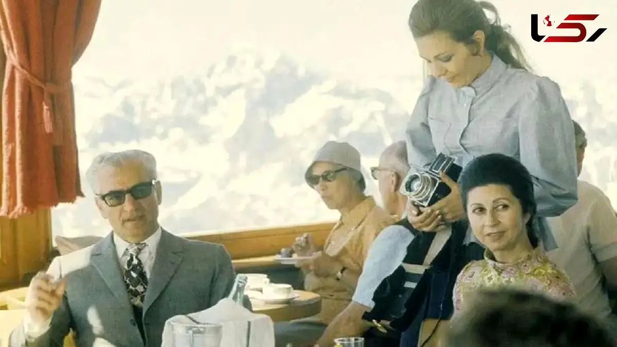 عکس سفر به ایام قدیم  /  فرح دیبا و شاه پهلوی با لباس سرخ پوستی سوار بر درشکه وسط تهران