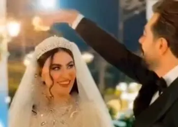 فیلم / جزییات دیده نشده از عروسی باشکوه مریم مومن / خلاقیت استا قناد در تزیین کیک که زیباترین کیکی ایران لقب گرفت ...