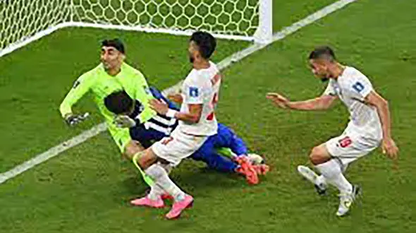 سکته مرگبار پسر 19 ساله بخاطر باخت تیم ملی ! / خانواده ماتم زده شدند