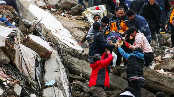 اخبار لحظه به لحظه از زلزله ترکیه و سوریه / شمار قربانیان به ۳۶۸۵ نفر رسید + فیلم