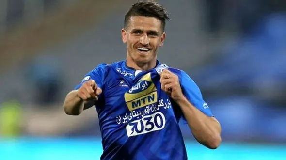 غفوری: دست‌های پشت پرده فوتبال ایران را بی شخصیت و گدا می‌خواهند