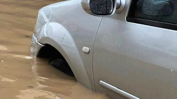 بارش های سیلابی باعث آبگرفتگی معابر شد / میزان خسارت را فیلم ها ببینید