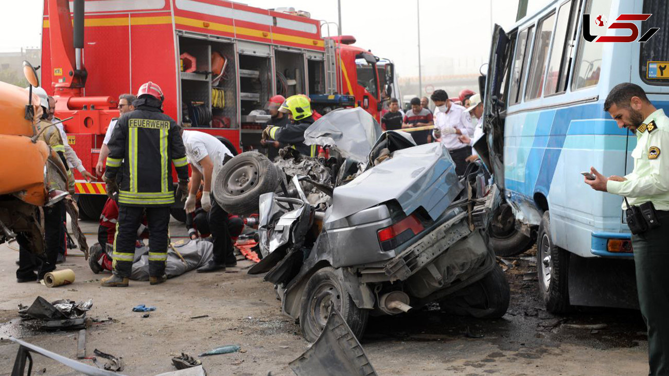 تصادف وحشتناک در مشهد ! / مرگ های دردناک در ماشین مچاله شده ساخت ایران ! + 6 عکس 