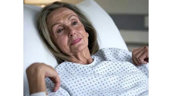 نانسی پلوسی پس از سقوط از پله بستری شد