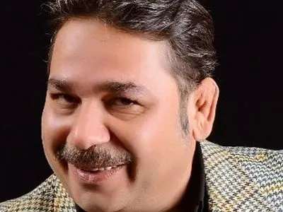 عکس/ نگاهی به موتور سیکلت جذاب داریوش سلیمی، هنرپیشه معروف تلویزیون/ مثل خودش خفنه