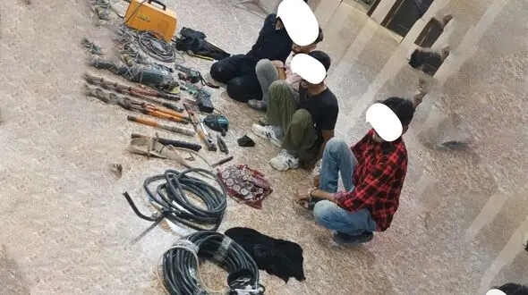 دستبند پلیس بر دستان سارقان کابل در آبادان