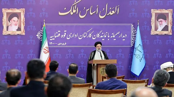 انتقاد رئیسی به دغدغه معیشت برخی کارمندان و قضات