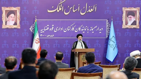 انتقاد رئیسی به دغدغه معیشت برخی کارمندان و قضات