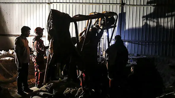 زمین مردی را در جاده قدیم کاشان بلعید !