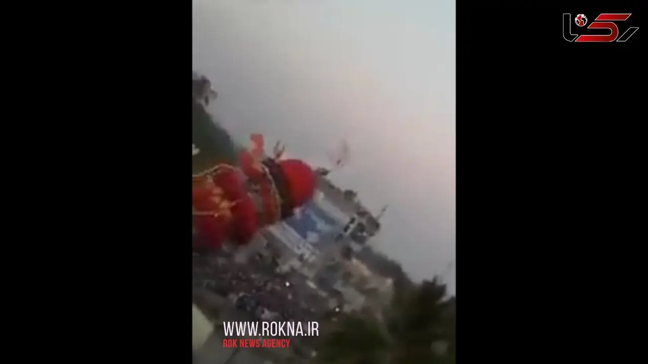 دکل تلفن روی سر مردم افتاد / تعداد حادثه دیده ها هنوز مشخص نیست+ فیلم 