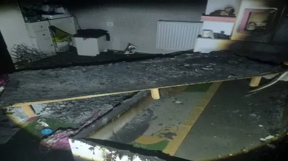 شارژر موبایل خانه ای را به آتش کشید / در کازرون رخ داد