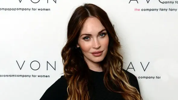 مگان فاکس، نیمه شب در چمنزار/ اولیور استون رئیس شد 