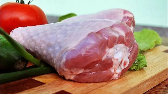 قیمت گوشت بوقلمون در بازار امروز دوشنبه 10 آذر 99 