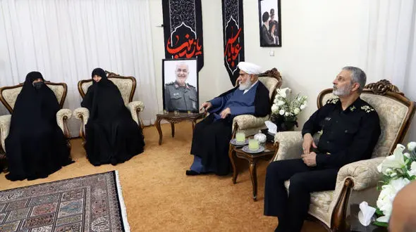 ابلاغ سلام و دعای رهبر معظم انقلاب به خانواده شهید سلامی