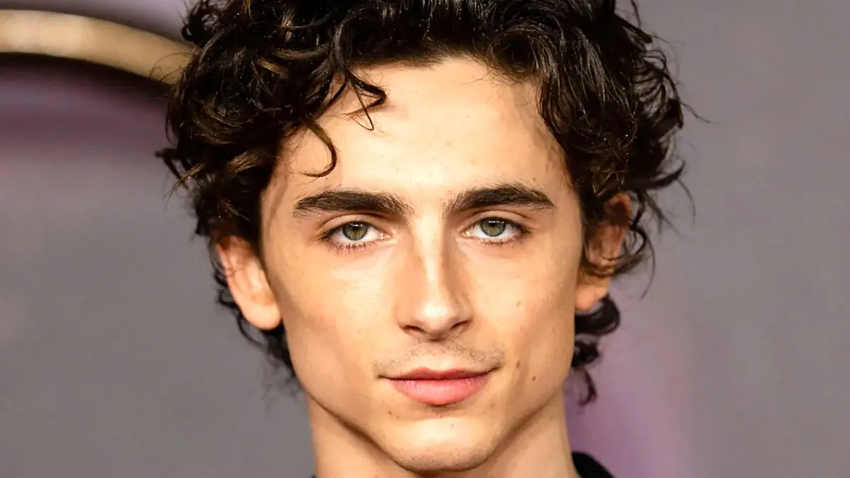 تیموتی شالامی به بالای گوی غول پیکر لاس وگاس!