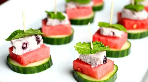 پنیر و هندوانه را هرگز با هم نخورید