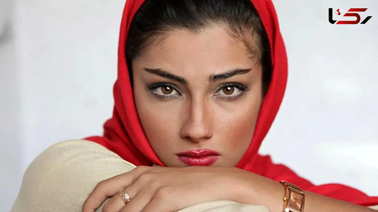 فیلم / محیا دهقانی :حیف اسلام دستمو بسته وگرنه بغلت می کردم / خانم بازیگر : بهم گفت میشه نیایید اینجا میایید عکستونو میگیرید و میرید در جا خشکم زد همون لحظه جنگنده ها رسیدن بالای تهران