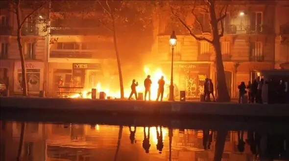 آشوب در شهرهای فرانسه؛ از منع تردد شبانه تا محکومیت بازداشت‌شدگان