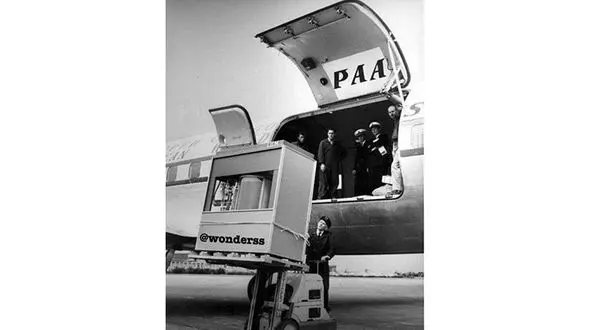  جابجایی یک حافظه 5 مگابایتی سال 1930 + عکس