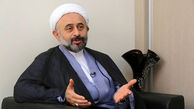 نقویان : به من چه که بچه ام خارج است ؟ / قانون بیخودی است ، باید کنار برود