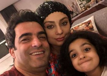 مینی کیک ساده و خوشمزه منوچهر هادی برای تولد 5 سالگی دخترش در هواپیما+عکس/با حضور مادرش این جشن زیبا شد