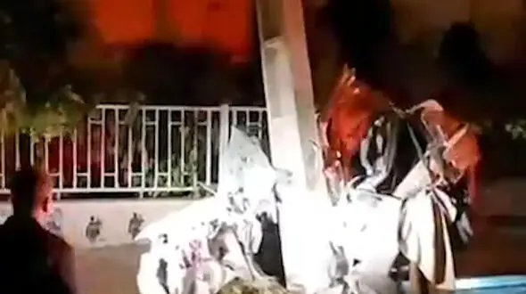 فیلم وحشتناک از صحنه له شدن پراید در برخورد با تیربرق / 3 کشته داشت