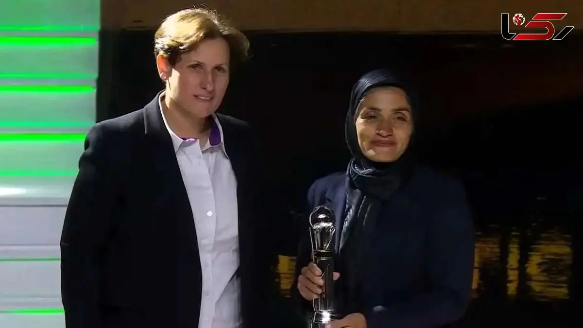 فیلم/ مرضیه جعفری، بهترین سرمربی سال آسیا: قبلاً فوتبال خیلی تماشا می‌کردم از اول بازی استقلال نماز و دعا میخوندم تا بازی رو ببره ولی الان...