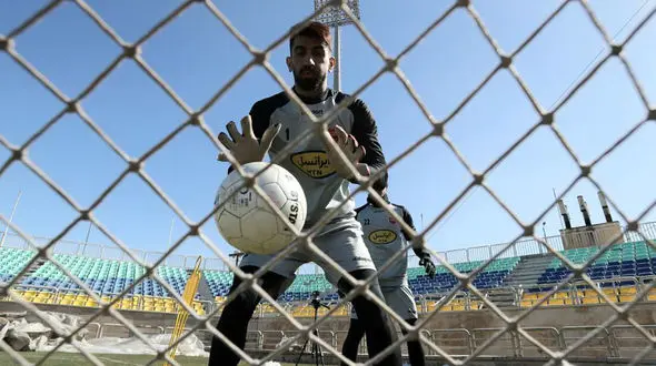 شعبده‌بازی بیرانوند روی آنتن زنده/ واکنش حامد آهنگی به تردستی دروازه‌بان پرسپولیس +فیلم