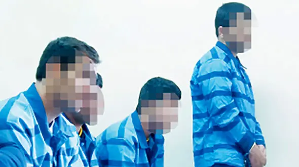 4 مرد شیطان صفت زن جوانی را که از چنگان دو موتورسوار نجات یافته بود به بیابان جاده قم بردند و ... + عکس