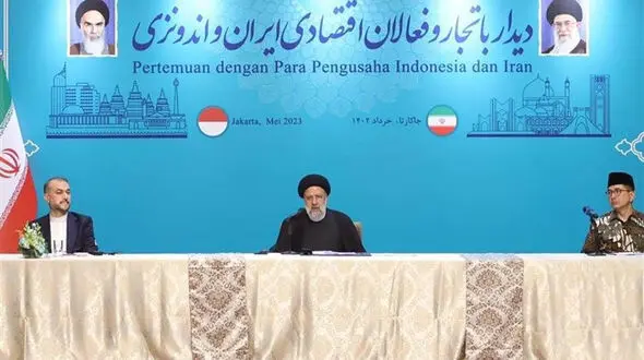همکاری کشورهای مسلمان تعیین کننده وضعیت فردای جهان است / اعتراف رسمی آمریکایی‌ها به شکست سیاست فشار حداکثری علیه ایران