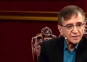 فیلم/  دکتر انوشه، روانشناس معروف اینستاگرامی : اگر از من بپرسین احمق‌ترین فرد روی زمین کیه من آدرس این فرد رو بهتون میدم ....