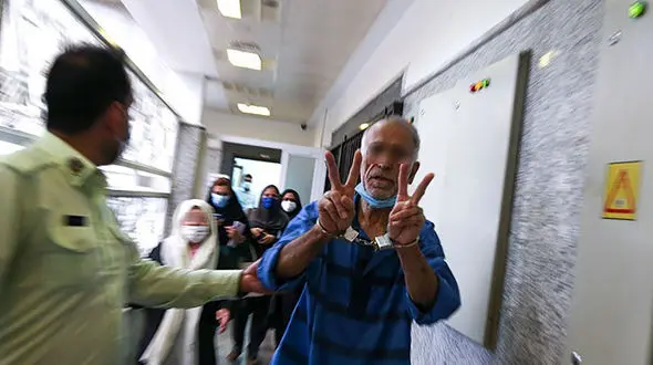 عکس افتخارآمیز از پدر بابک خرمدین در قتل سریالی + 15 عکس ناباورانه اسفناک