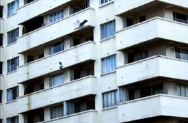 فیلم لحظه سقوط هولناک کودک دو ساله / حال عمومی کودک چگونه است؟