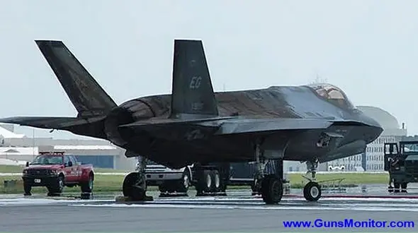 بازسازی جنگنده رادارگریز با استفاده از دو هواپیمای آسیب دیده / بازسازی 6 میلیون دلاری برای جنگنده 80 میلیون دلاری + تصاویر