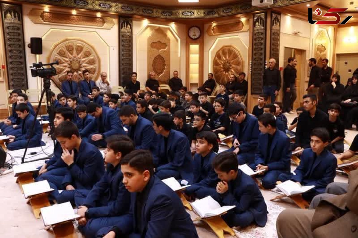 هدایای رهبر انقلاب به قاریان نوجوان اصفهانی اهدا شد